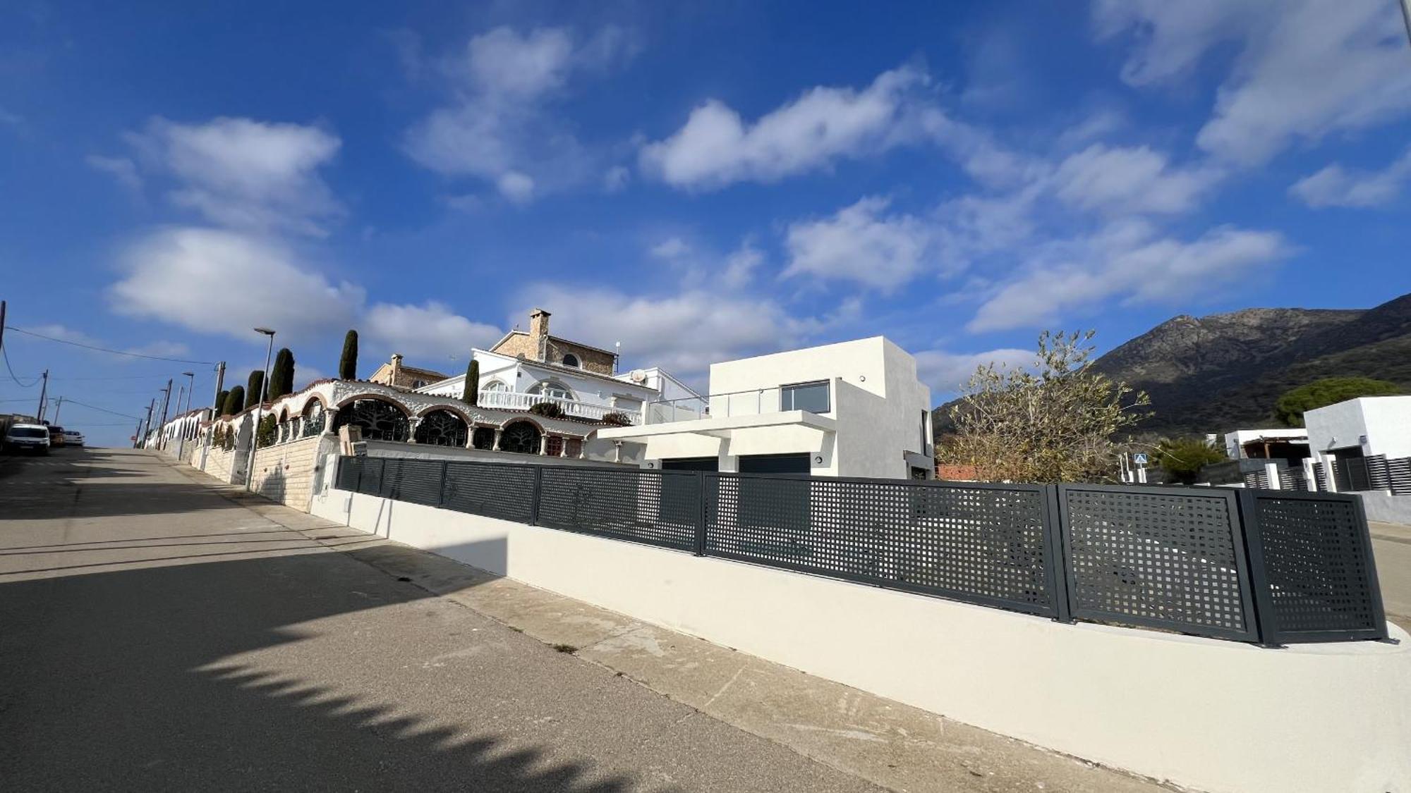Casa Moderna Roses Con Piscina Y Jardin Mas Bosca, Roses Βίλα Palau Saverdera Εξωτερικό φωτογραφία